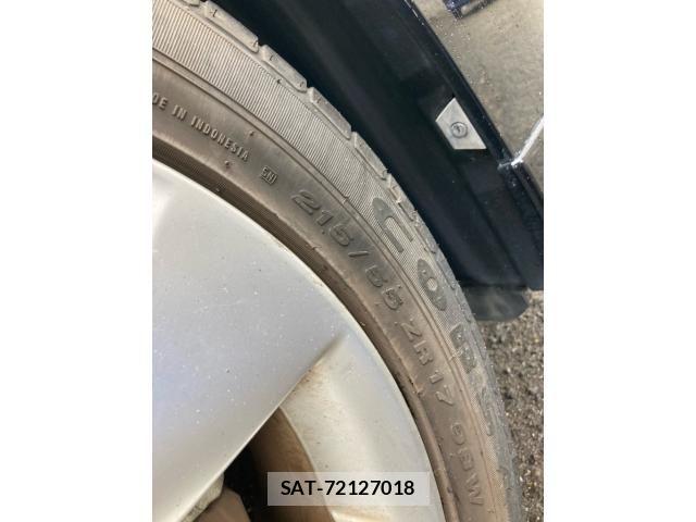 Lexus HS 2012-05 8796458-8