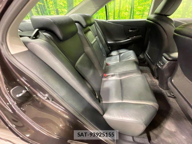 Lexus HS 2013-02 8829938-9