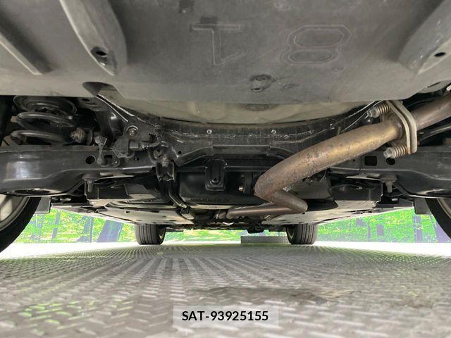 Lexus HS 2013-02 8829938-18
