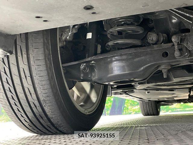 Lexus HS 2013-02 8829938-19