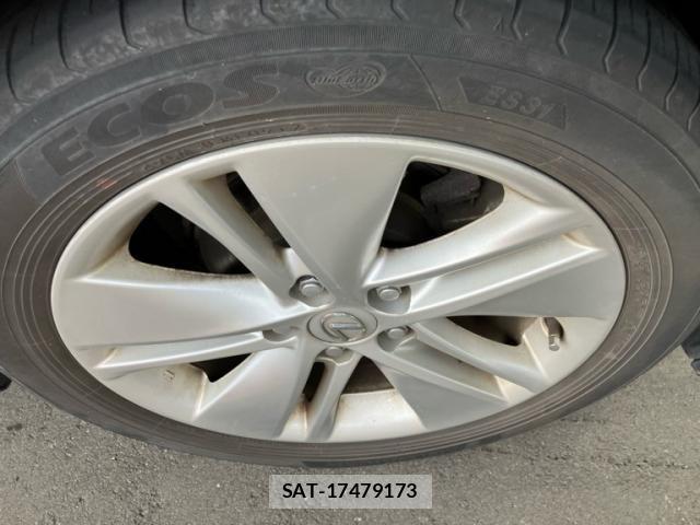 Lexus HS 2010-05 8849571-13