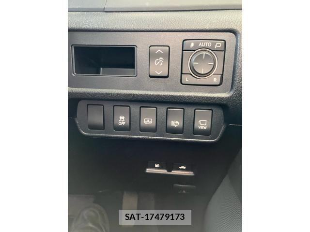Lexus HS 2010-05 8849571-21