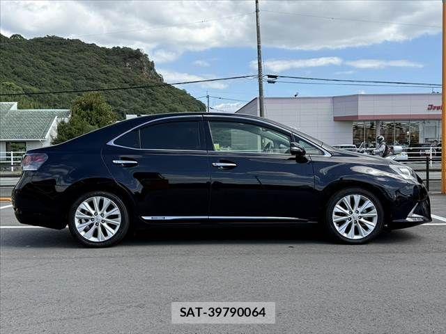 Lexus HS 2013-02 8880478-11