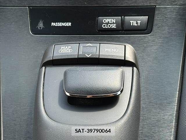 Lexus HS 2013-02 8880478-24