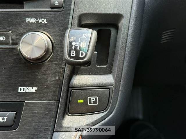 Lexus HS 2013-02 8880478-25