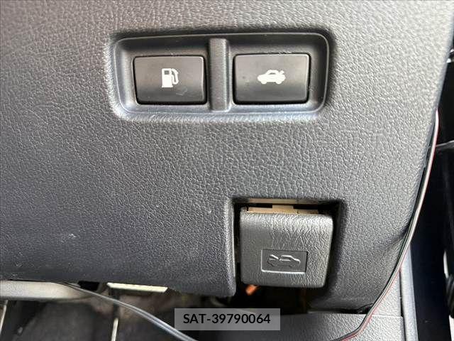 Lexus HS 2013-02 8880478-29