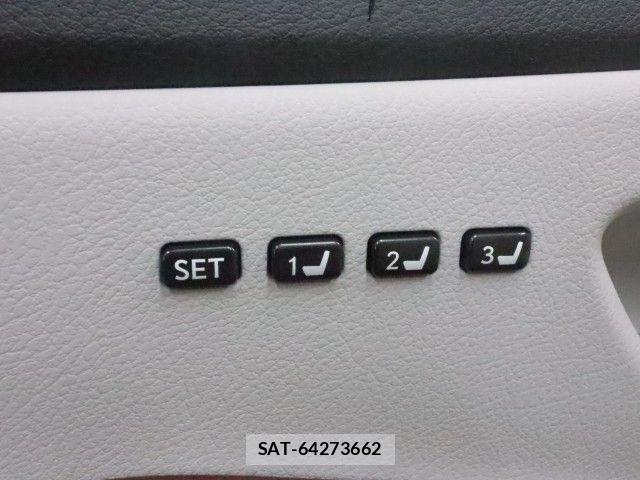 Lexus HS 2010-02 8880481-4