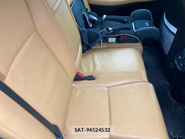 Lexus HS 2009-11 8880483-17