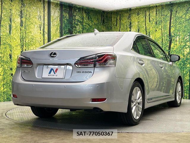 Lexus HS 2016-07 8883838-16
