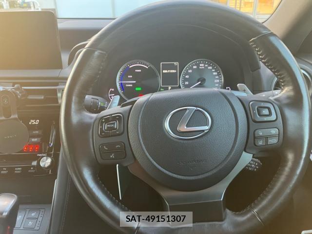 Lexus IS 2021-03 8245718-16