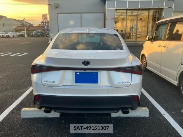 Lexus IS 2021-03 8245718-3