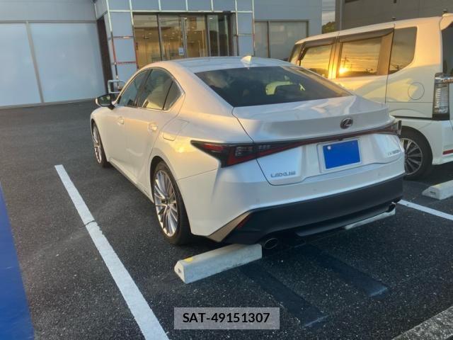Lexus IS 2021-03 8245718-4