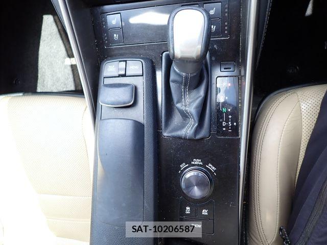 Lexus IS 2013-09 8245716-15