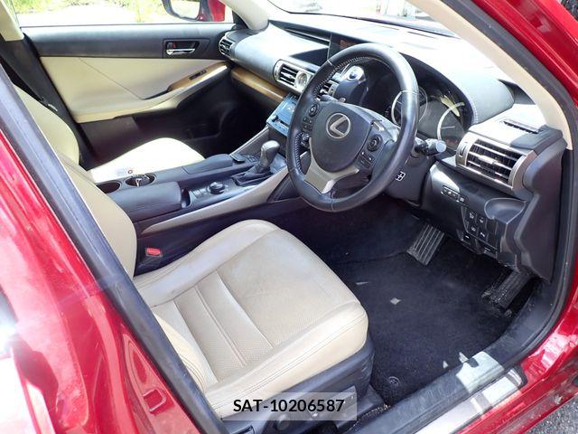Lexus IS 2013-09 8245716-1