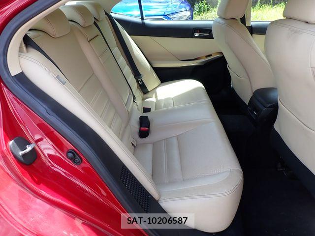 Lexus IS 2013-09 8245716-21