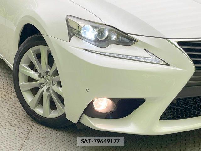 Lexus IS 2013-10 8245721-11