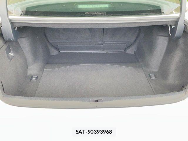 Lexus IS 2015-10 8245719-9