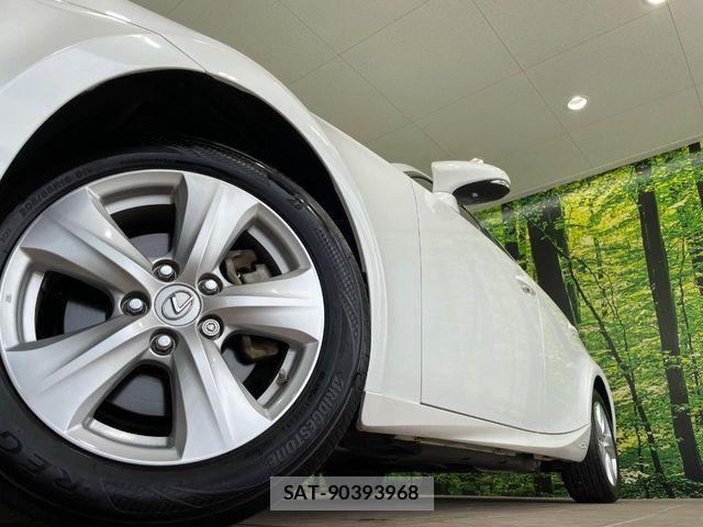 Lexus IS 2015-10 8245719-12