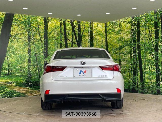 Lexus IS 2015-10 8245719-14