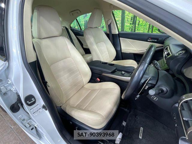 Lexus IS 2015-10 8245719-7