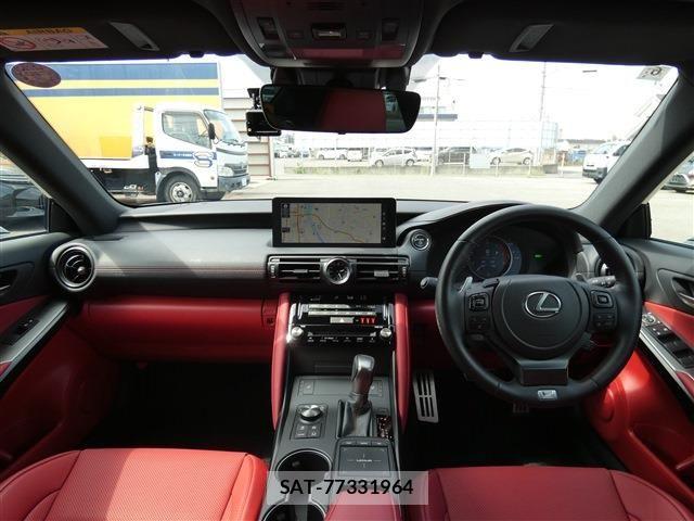 Lexus IS 2024-06 8245717-1