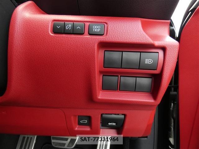 Lexus IS 2024-06 8245717-23