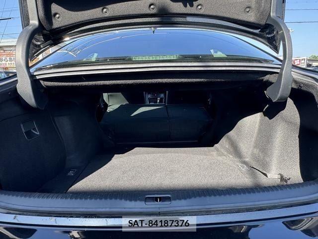 Lexus IS 2017-02 8245720-10