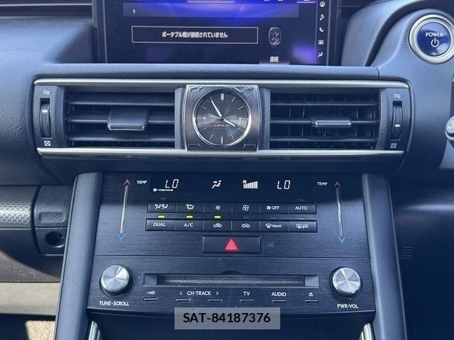 Lexus IS 2017-02 8245720-15