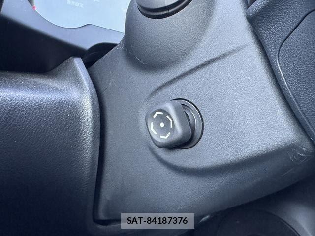 Lexus IS 2017-02 8245720-24