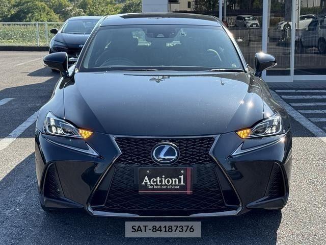 Lexus IS 2017-02 8245720-2