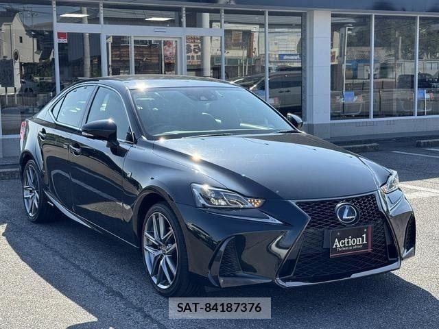 Lexus IS 2017-02 8245720-6