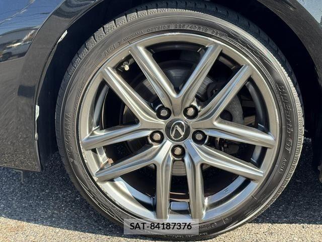 Lexus IS 2017-02 8245720-7