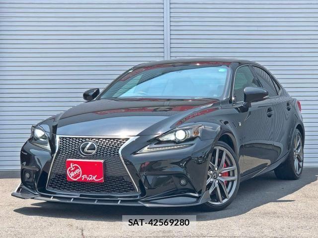 Lexus IS 2015-08 1092409-0