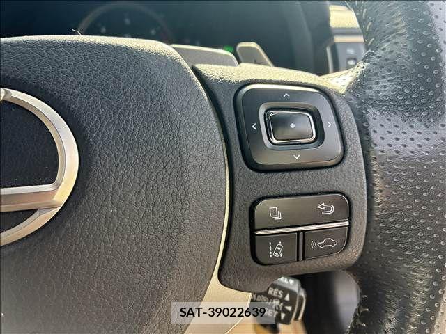 Lexus IS 2017-03 1354708-10