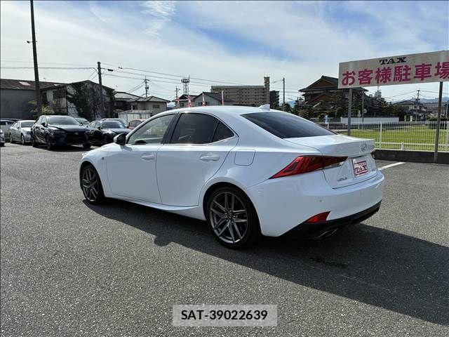 Lexus IS 2017-03 1354708-2