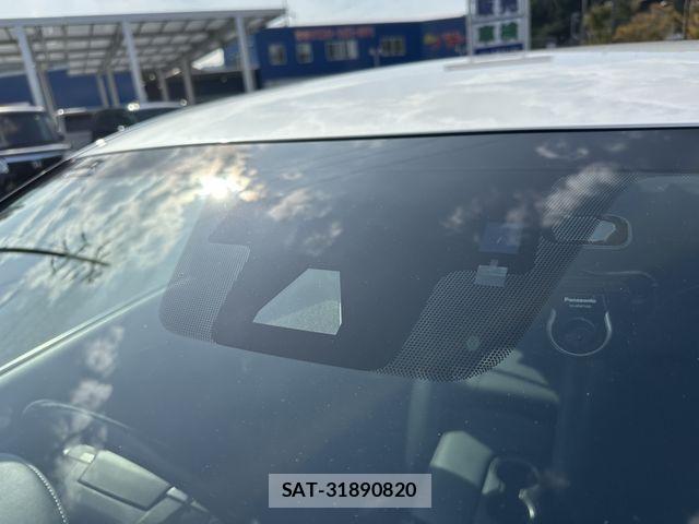 Lexus IS 2016-12 1381040-9