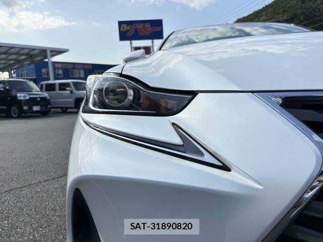 Lexus IS 2016-12 1381040-10