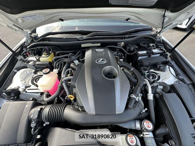 Lexus IS 2016-12 1381040-15