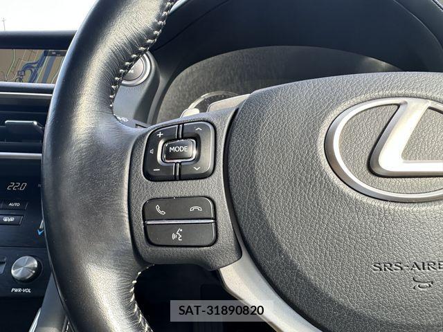 Lexus IS 2016-12 1381040-20