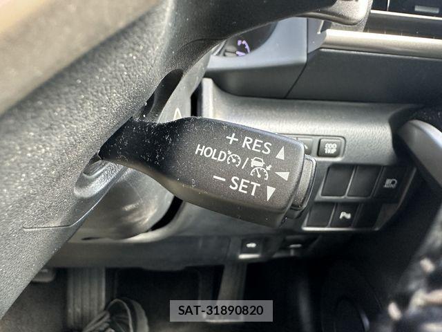 Lexus IS 2016-12 1381040-24
