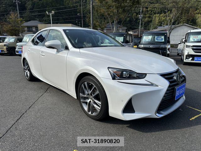 Lexus IS 2016-12 1381040-2