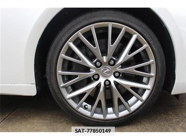 Lexus IS 2016-12 2081746-15