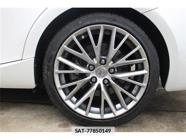 Lexus IS 2016-12 2081746-17