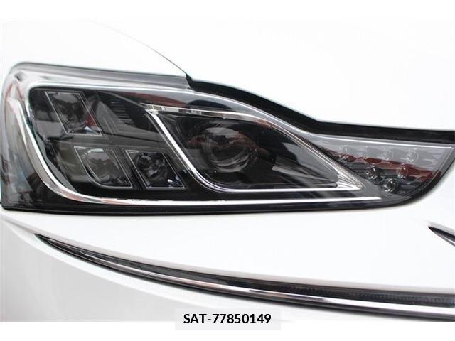 Lexus IS 2016-12 2081746-19