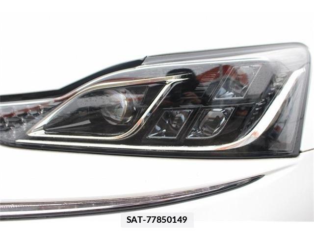 Lexus IS 2016-12 2081746-20