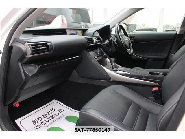 Lexus IS 2016-12 2081746-29