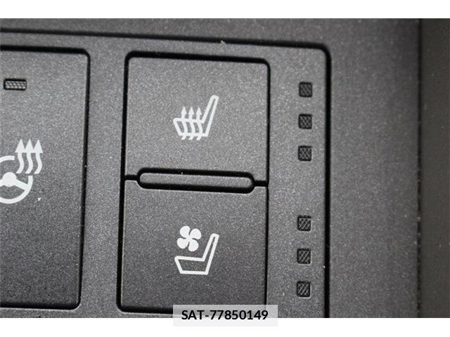 Lexus IS 2016-12 2081746-5