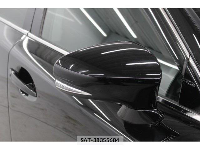 Lexus IS 2017-02 3377765-9