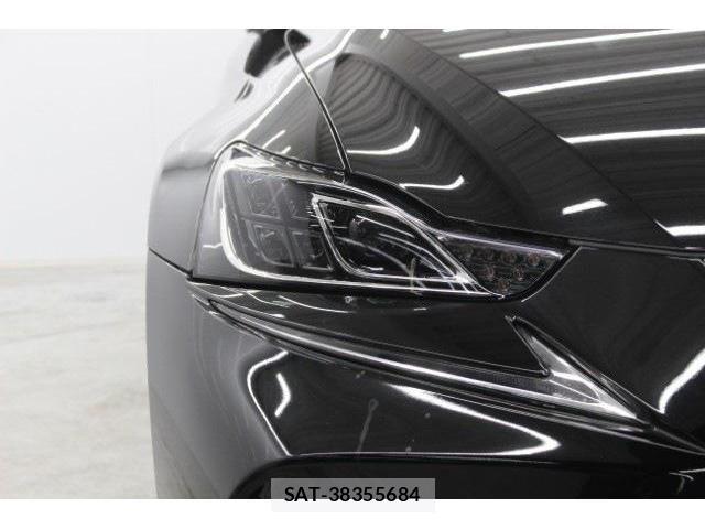 Lexus IS 2017-02 3377765-11