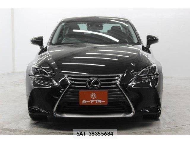 Lexus IS 2017-02 3377765-1